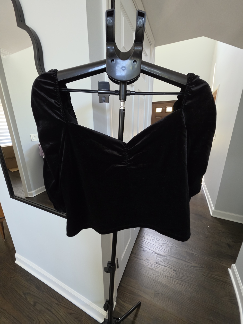 Black Velvet Puff-Sleeve Crop Top with Square Neck